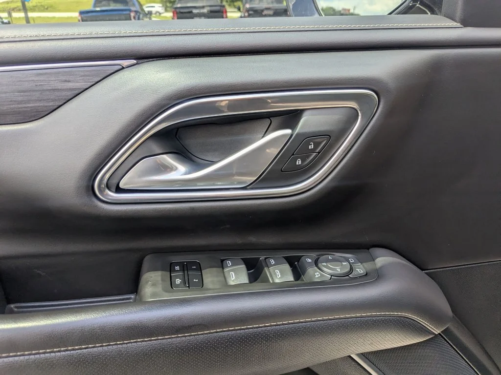 Used 2022 Pearl Beige Metallic GMC SLT image 12