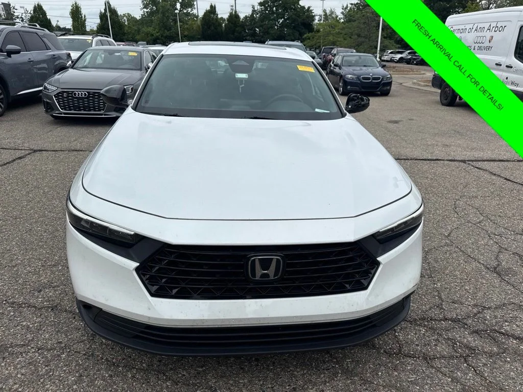 Used 2023  Honda Sport image 2