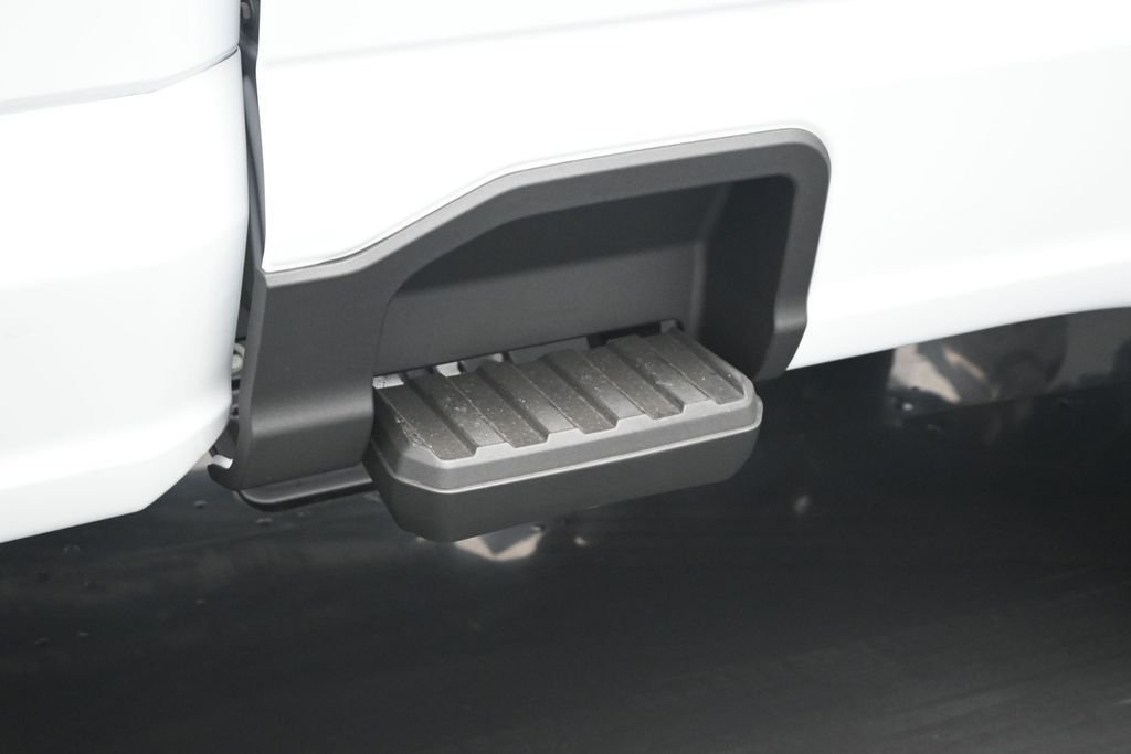 New 2026 Oxford White Ford XL image 18