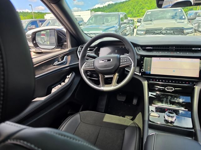 New 2026 Baltic Gray Metallic Clear-Coat Exterior Paint Jeep Laredo image 15