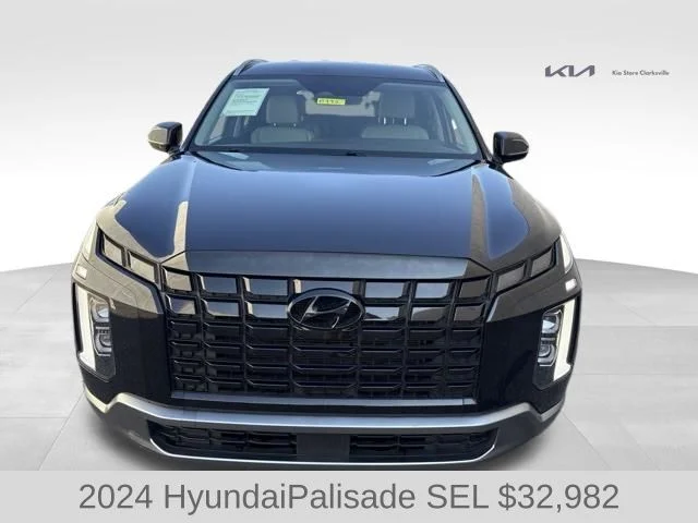 Used 2024 White Hyundai SEL image 3