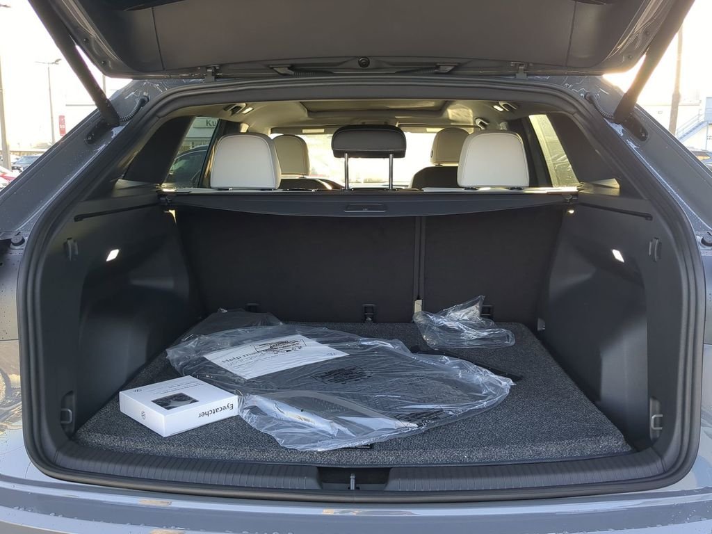 2026 Volkswagen Atlas Cross Sport SEL Premium R-LINE - Photo 9