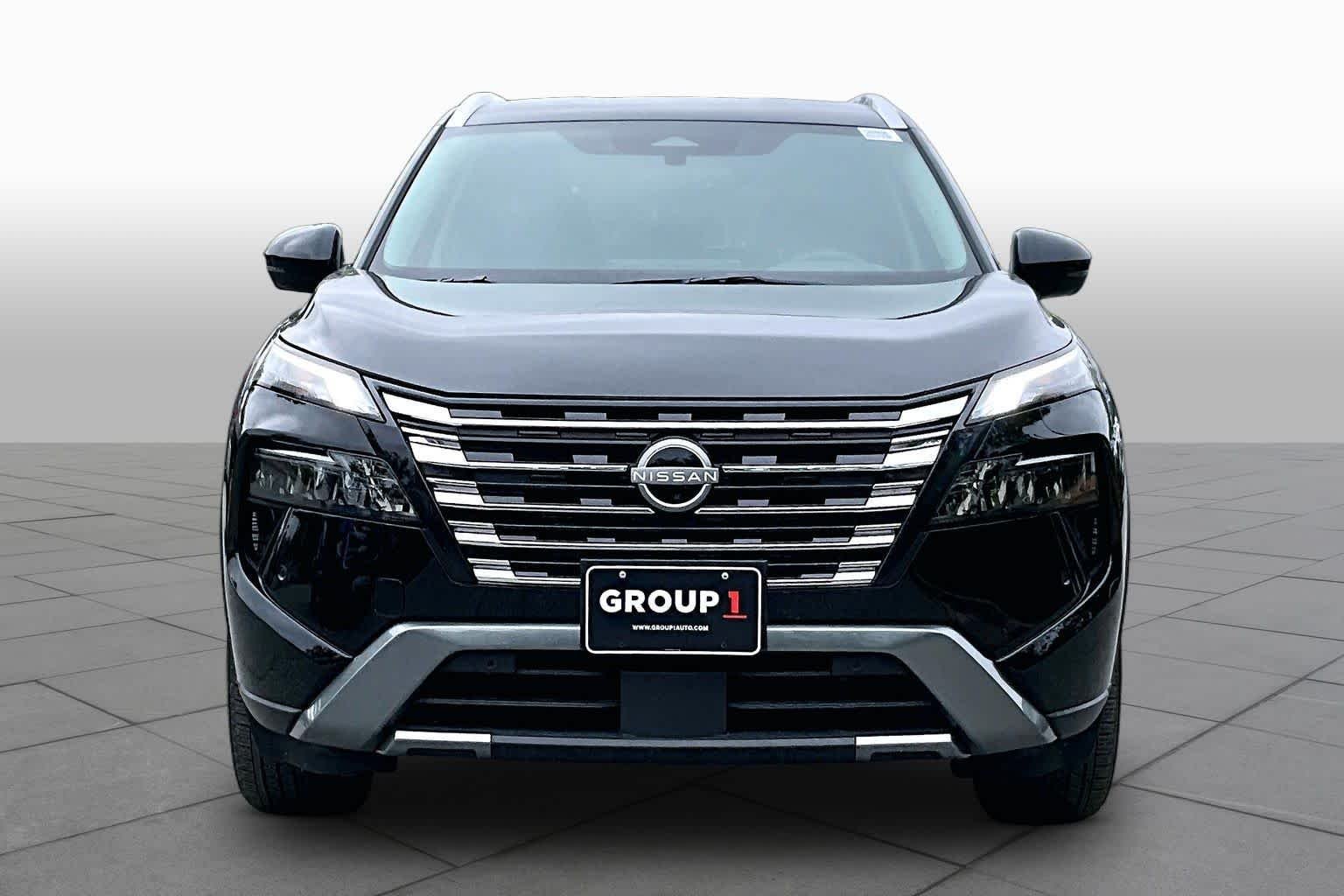 Used 2026 Super Black Nissan SL image 4