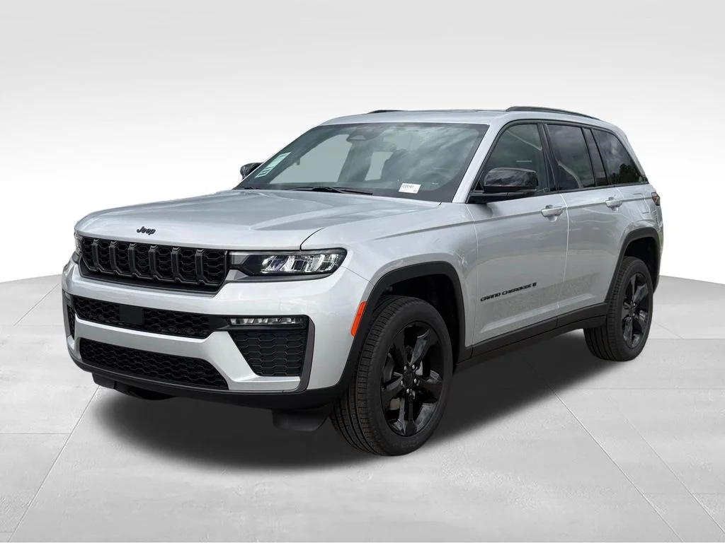 New 2026 Silver Zynith Exterior Paint Jeep Limited image 1