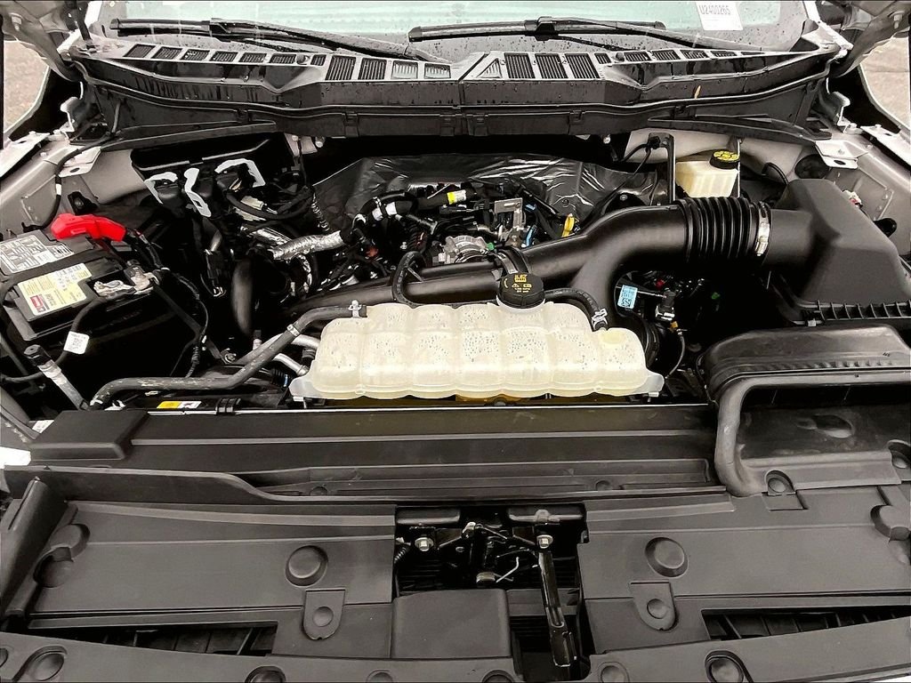 Used 2023 Silver Ford XL image 28