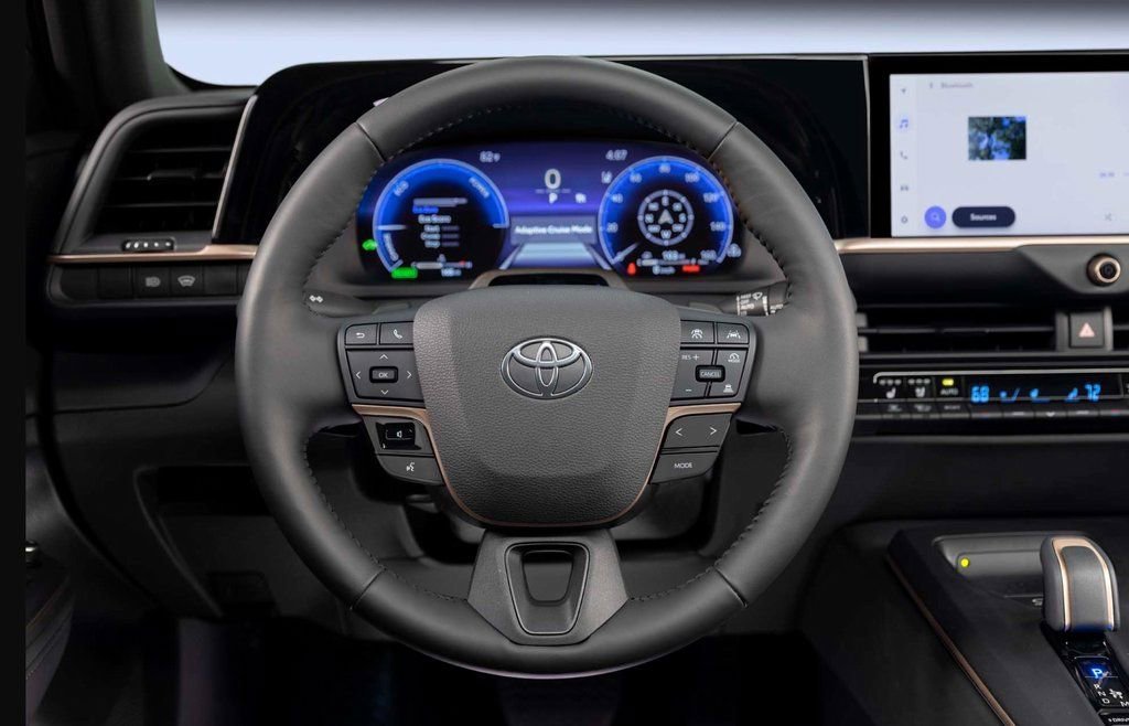 2023 TOYOTA CROWN - Image 3