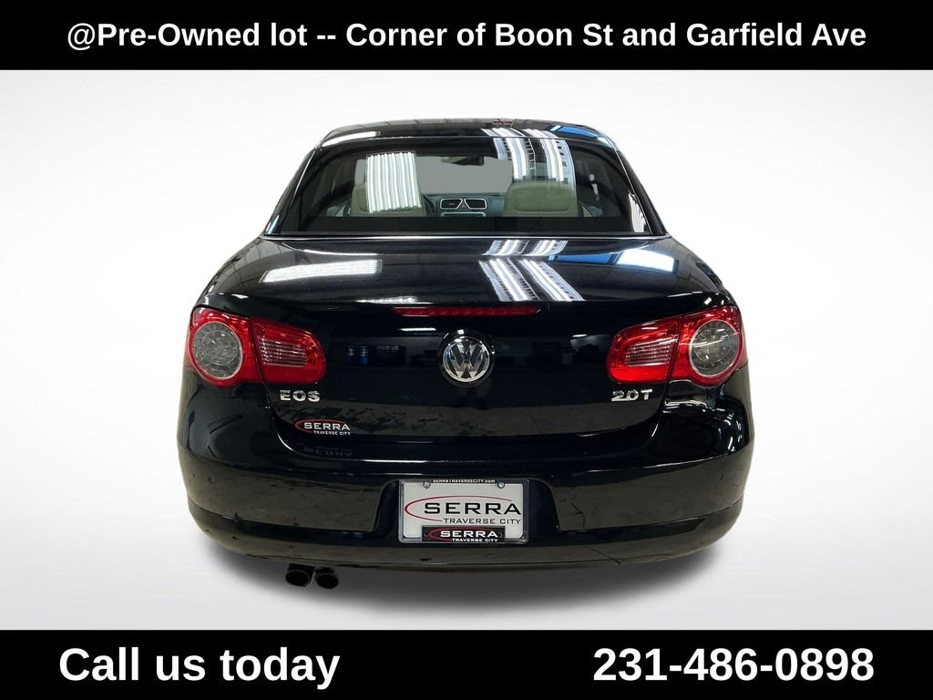 Used 2007  Volkswagen 2.0T image 4