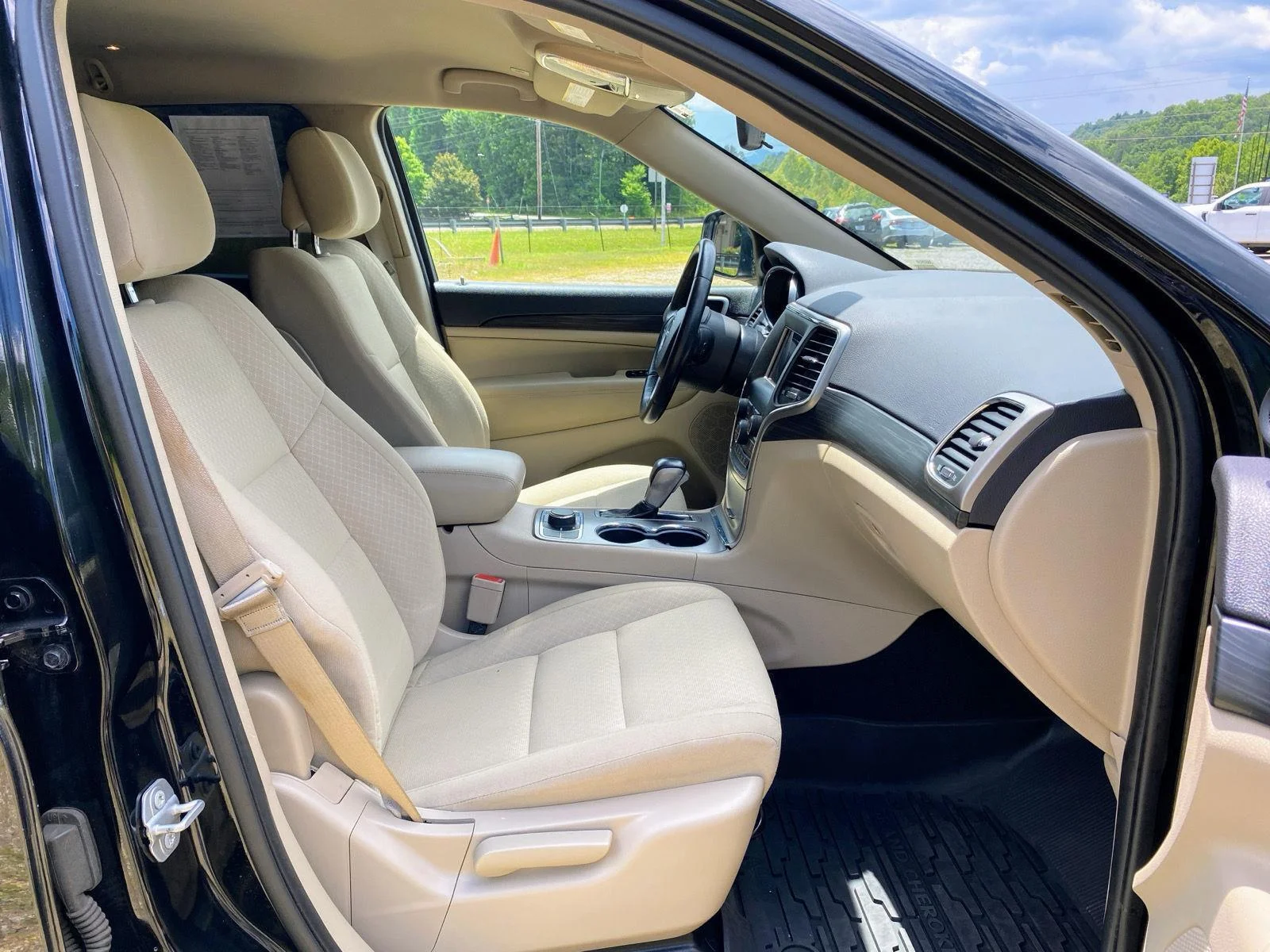 2020 Jeep Grand Cherokee Laredo E - Photo 13