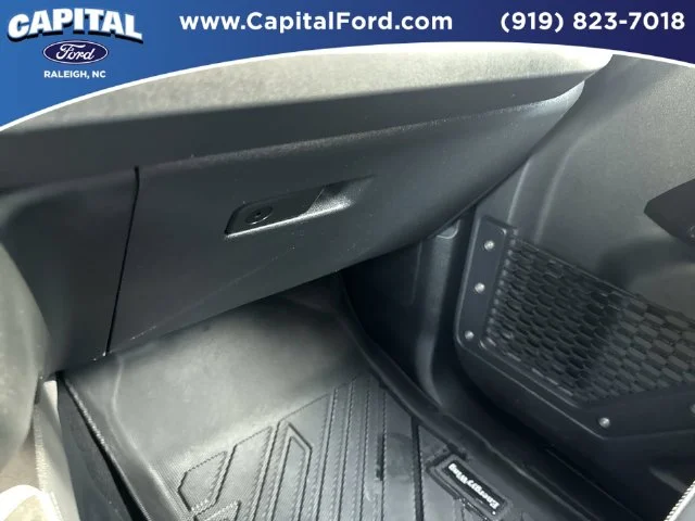 Used 2025 Beige Ford Badlands image 27