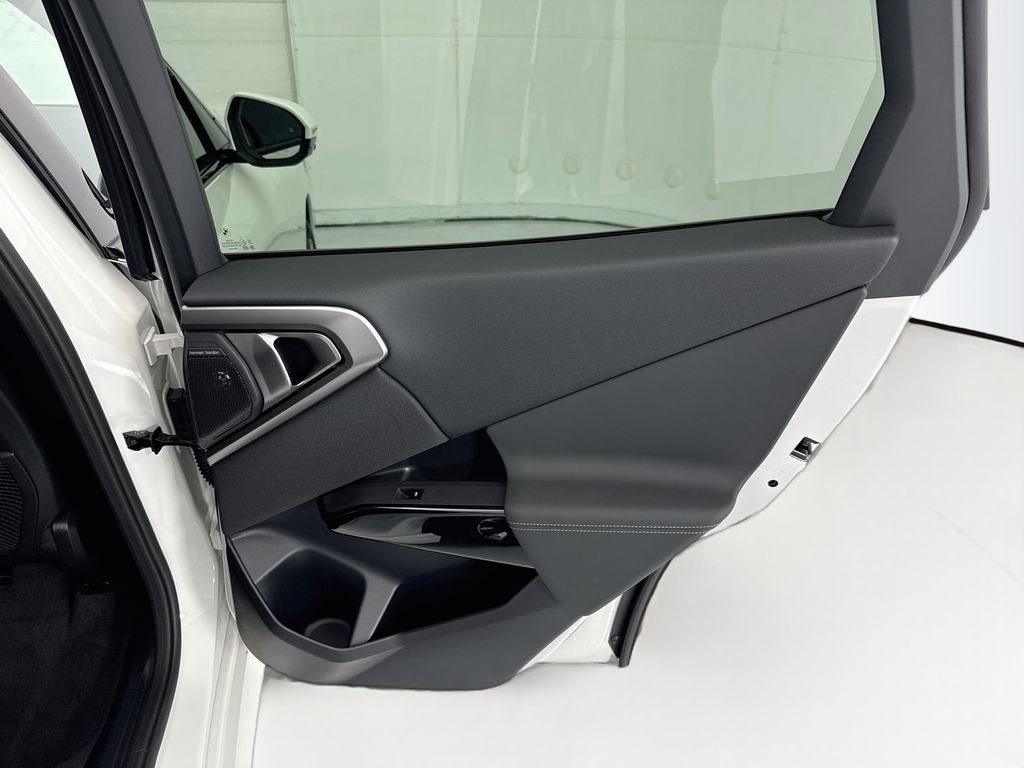 New 2026 Alpine White BMW 30 xDrive image 25