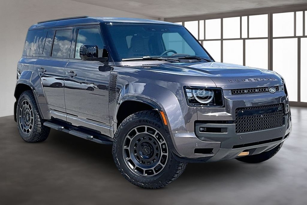 New 2026 Charente Gray Premium Metallic Land Rover OCTA image 2