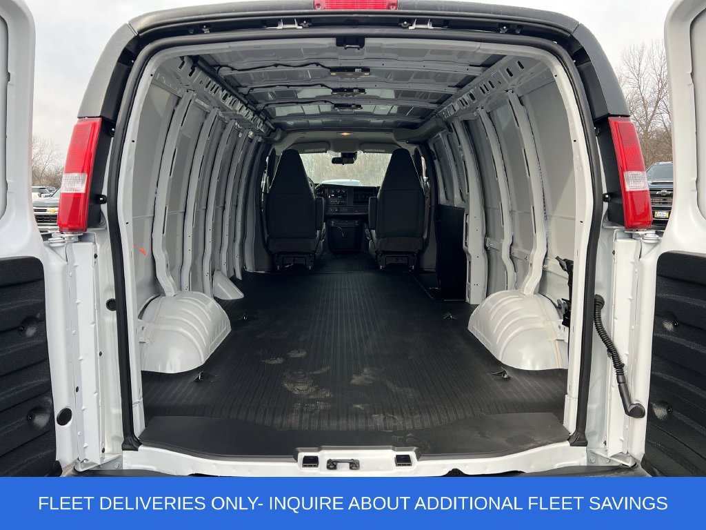 2025 Chevrolet Express Cargo Work Van - Photo 6