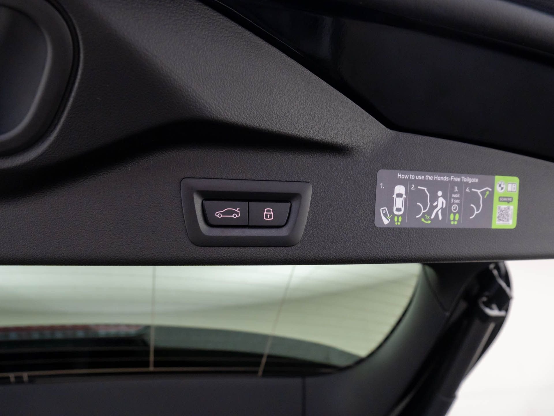 New 2026 Black Sapphire Metallic BMW xDrive50e image 33