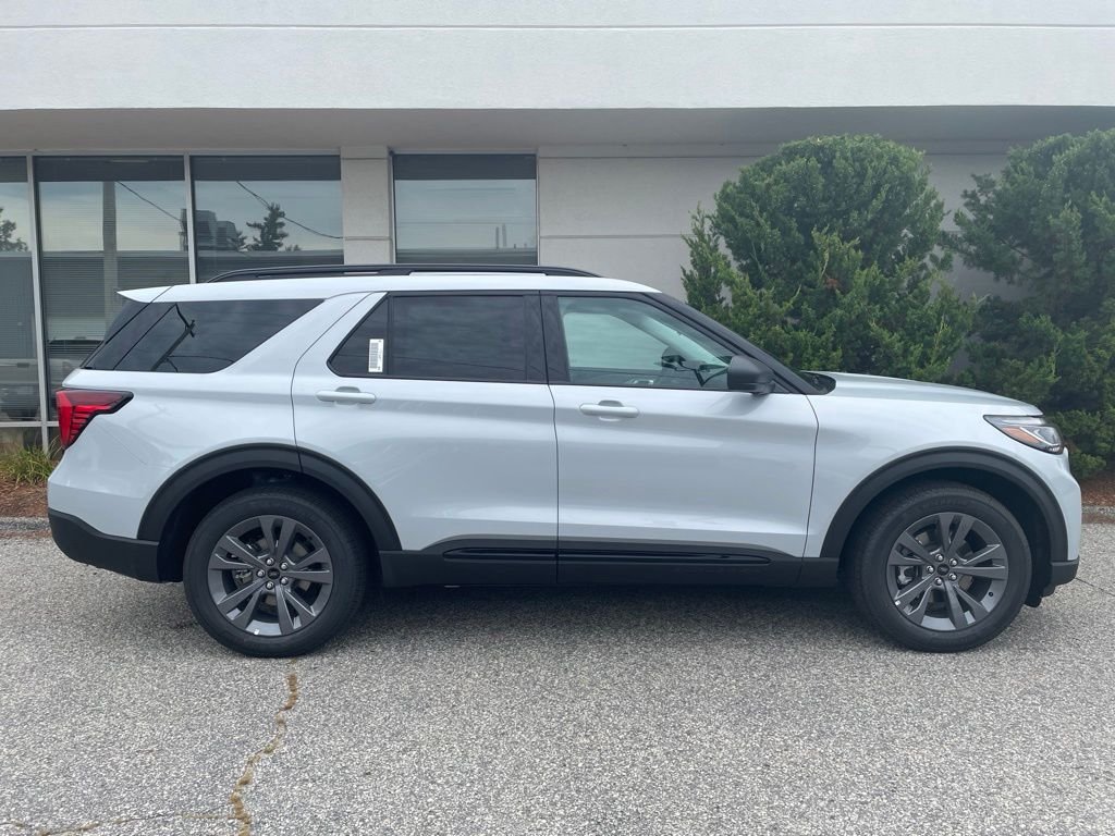 New 2026 Space White Metallic Ford Active image 6