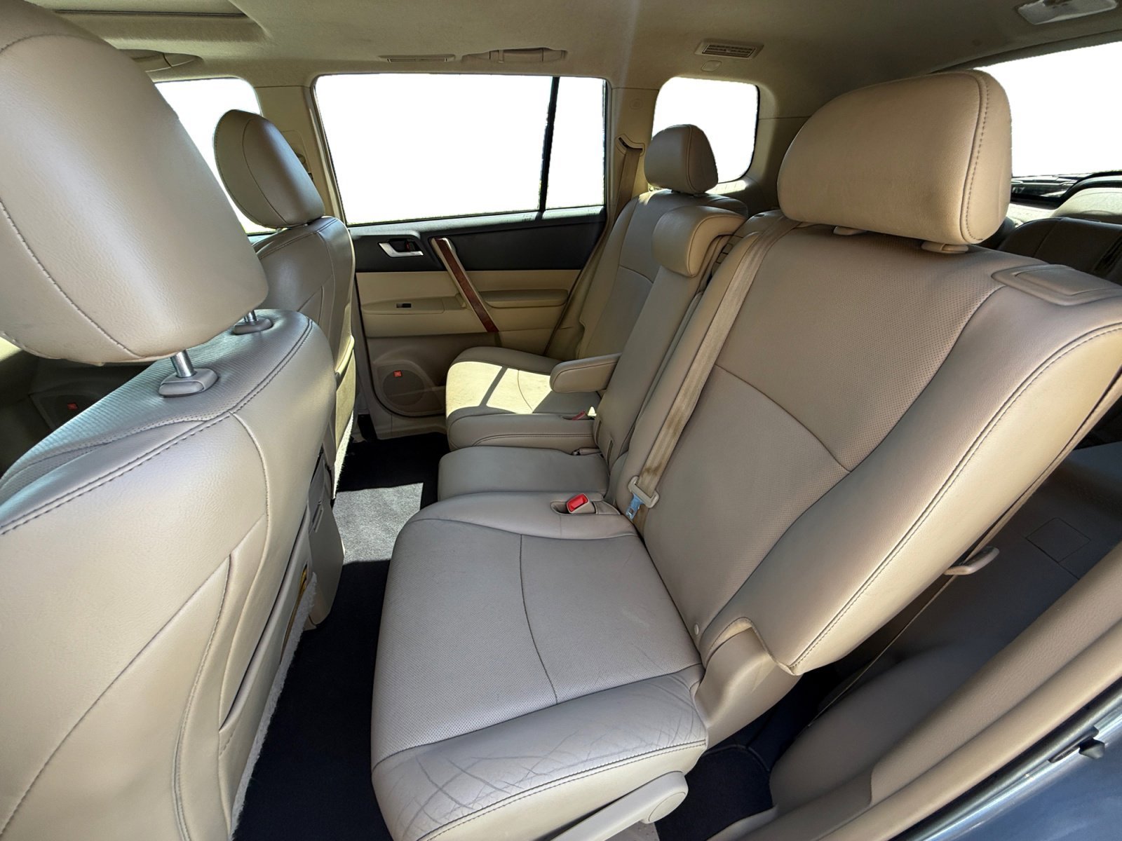 Used 2012 Shoreline Mist Toyota Limited image 16