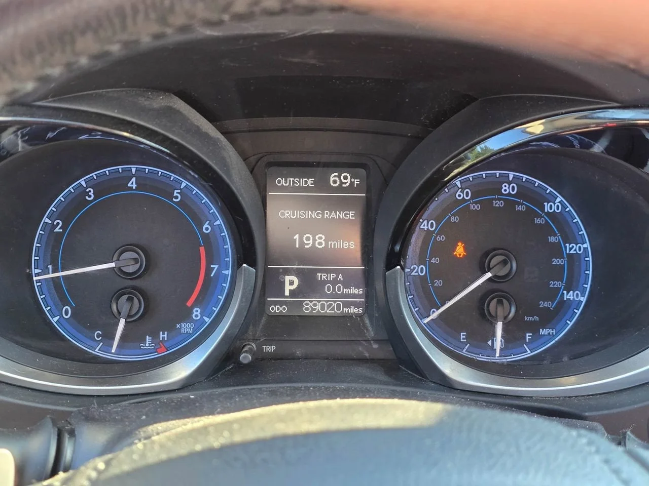 Used 2016 White Toyota L image 22