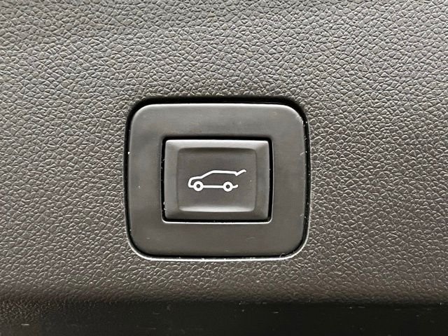 Used 2023 Black Buick Select image 12
