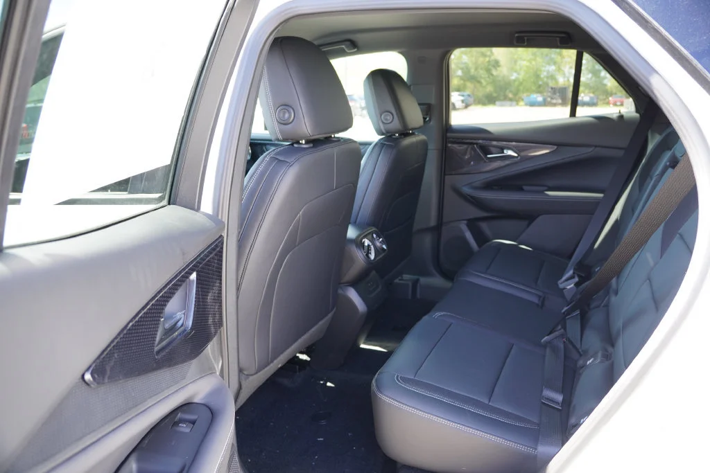 New 2027 Summit White Chevrolet LT image 11