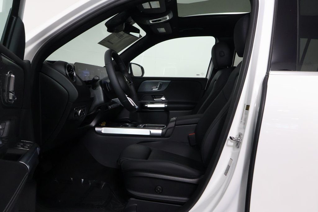 New 2026 Polar White Mercedes-Benz GLB 250 image 5