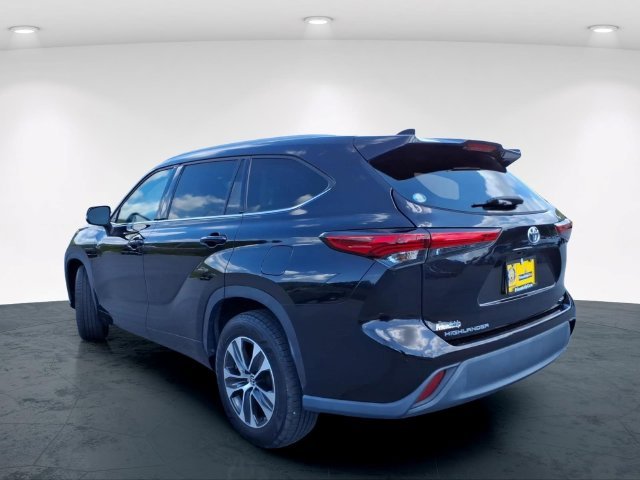 Used 2022 Brown Toyota XLE image 10