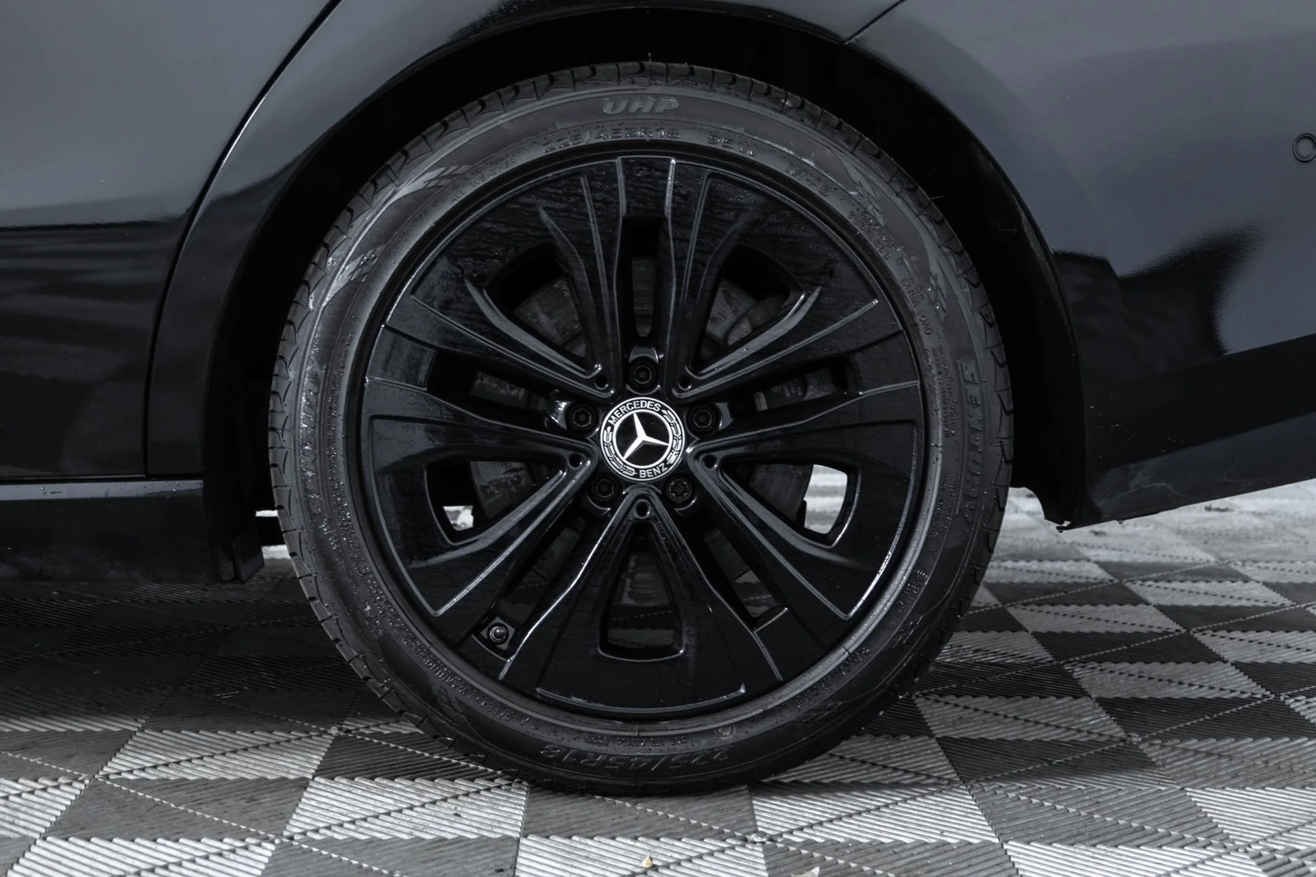 Used 2025 Black Mercedes-Benz 4MATIC® image 44