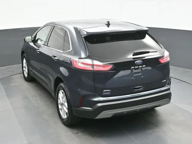 Used 2022 Blue Ford SEL image 10