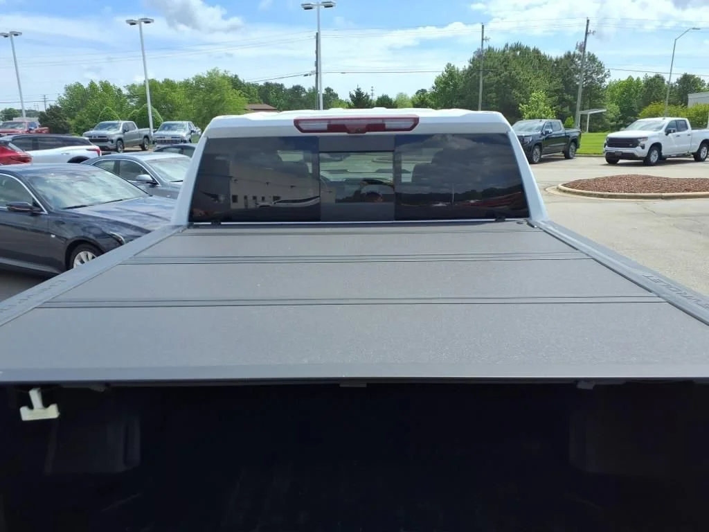 2023 Chevrolet Silverado 1500 ZR2 - Photo 8
