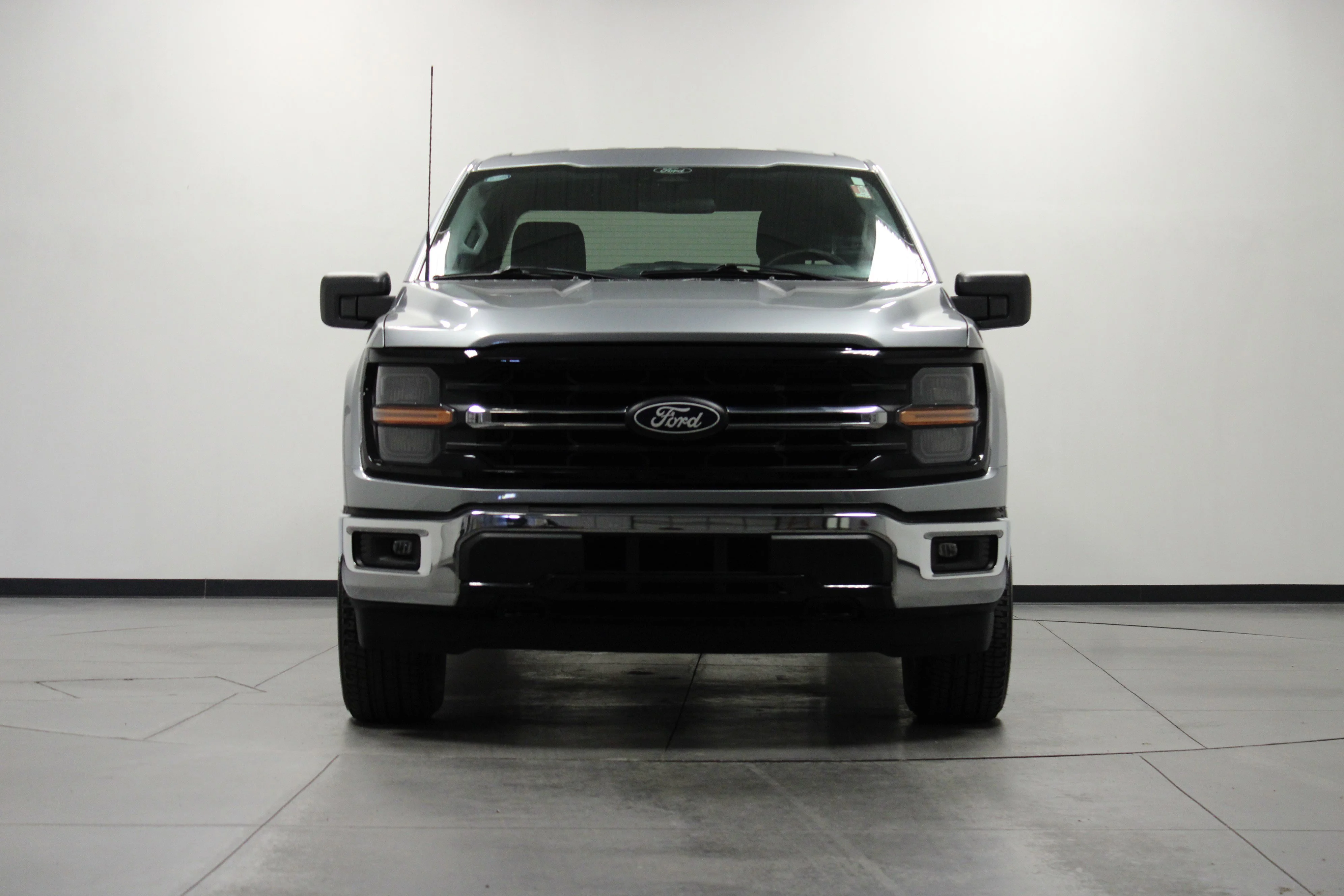 Used 2025 Iconic Silver Metallic Ford XLT image 9