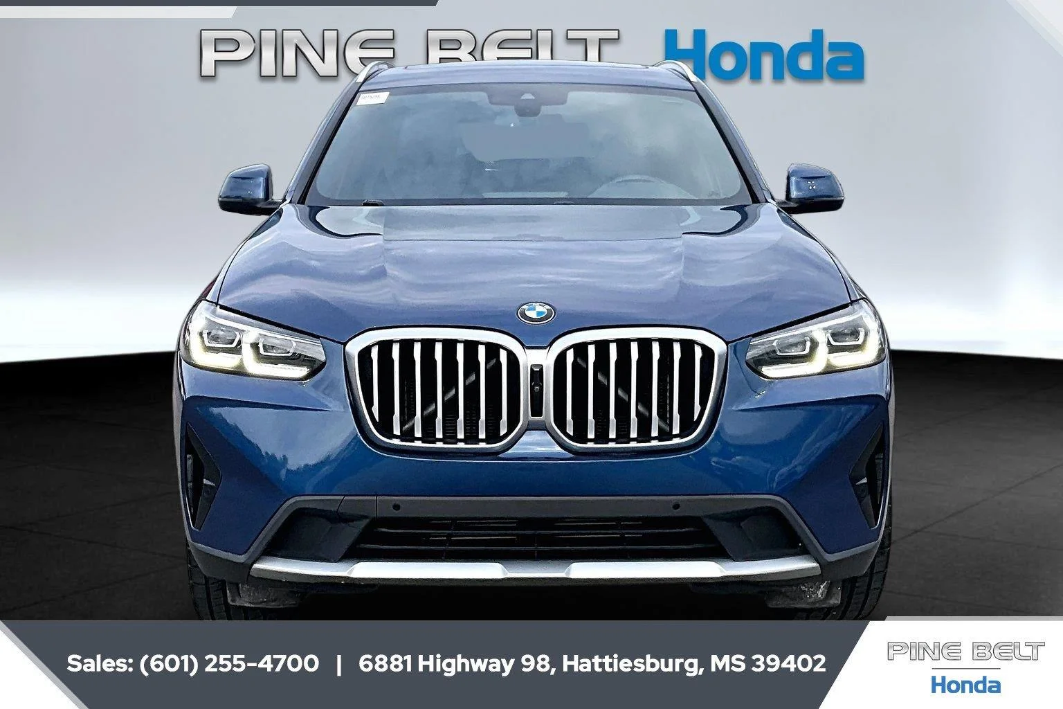 Used 2024 Phytonic Blue Metallic BMW sDrive30i image 3