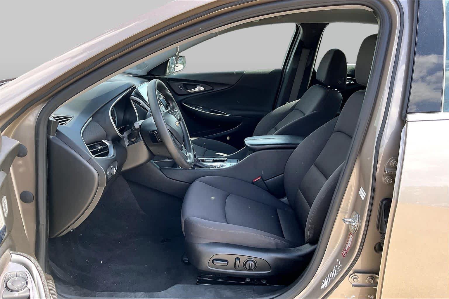 Used 2023 Mineral Gray Metallic Chevrolet LT image 8