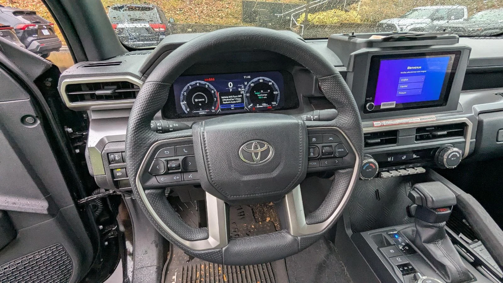 Used 2025  TOYOTA SR5 image 17