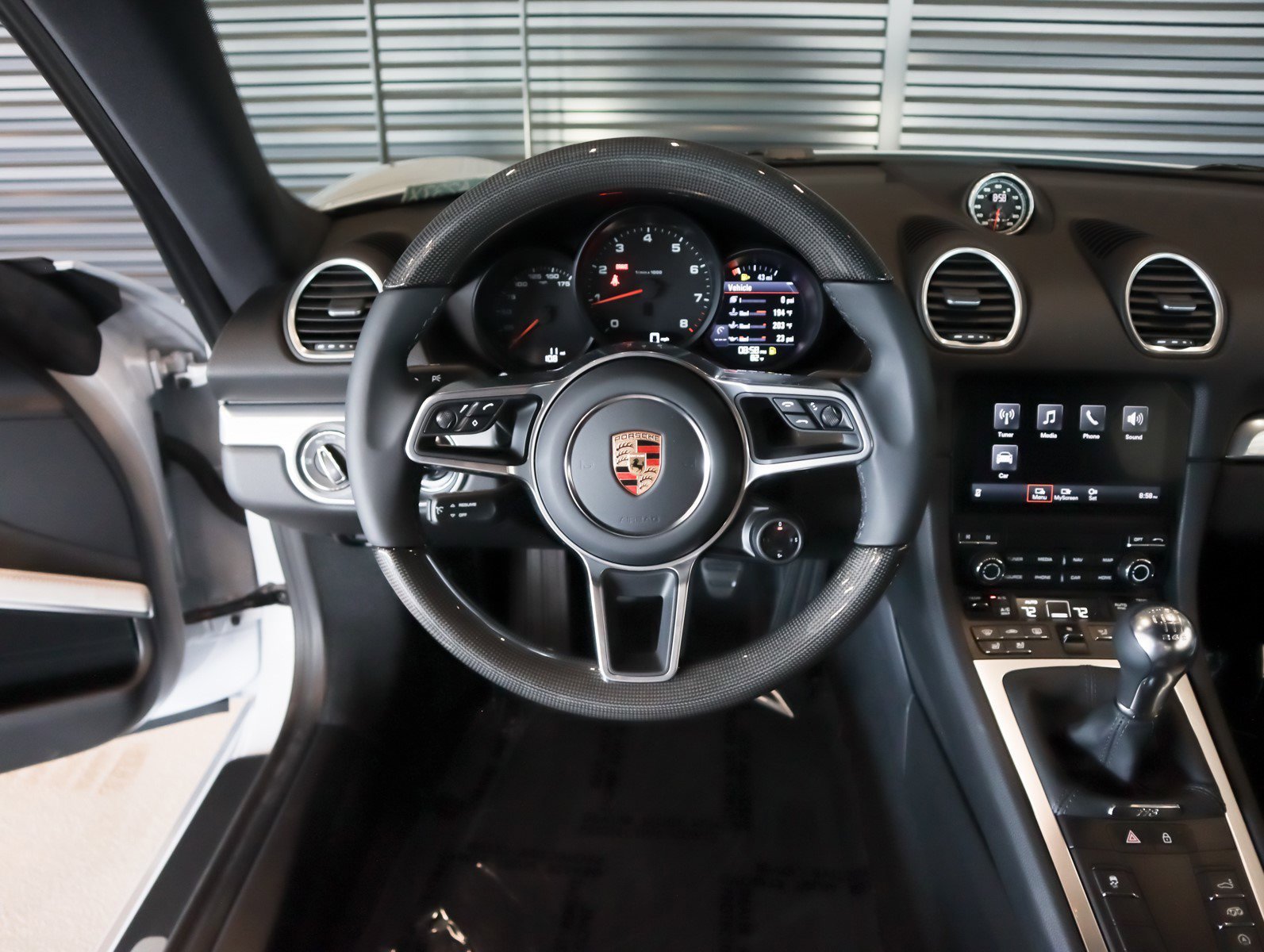 2025 Porsche 718 - Photo 14