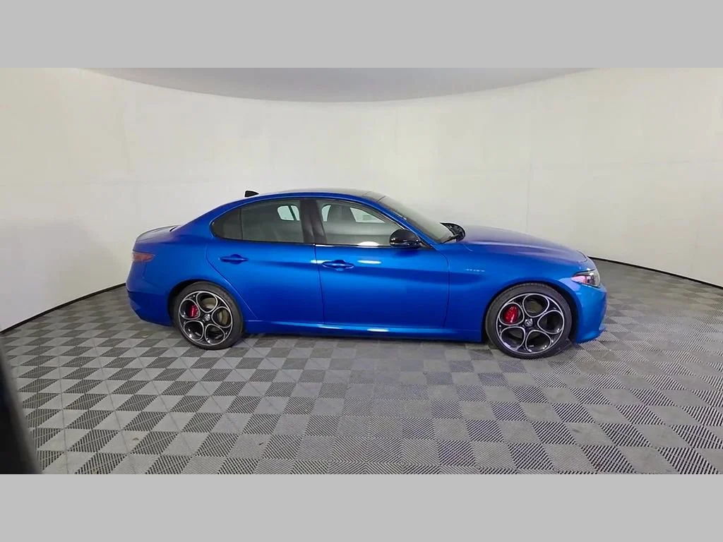2025 Alfa Romeo Giulia Base - Photo 28