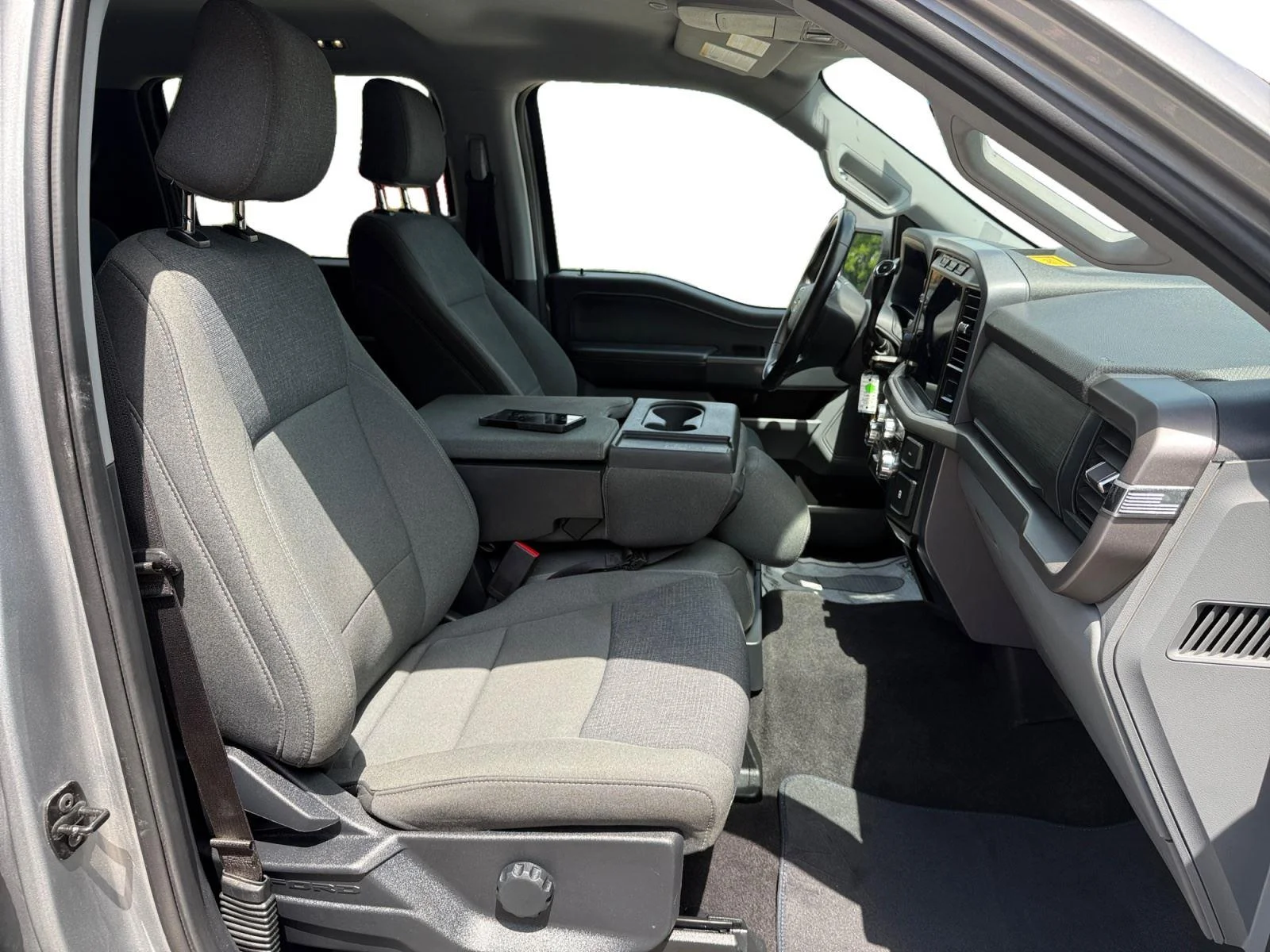 Used 2024 Iconic Silver Ford XLT image 26