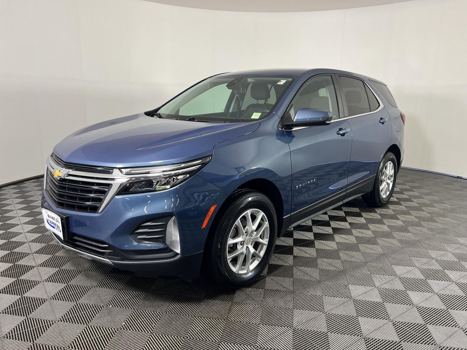 Used 2024 Lakeshore Blue Metallic Chevrolet LT image 28