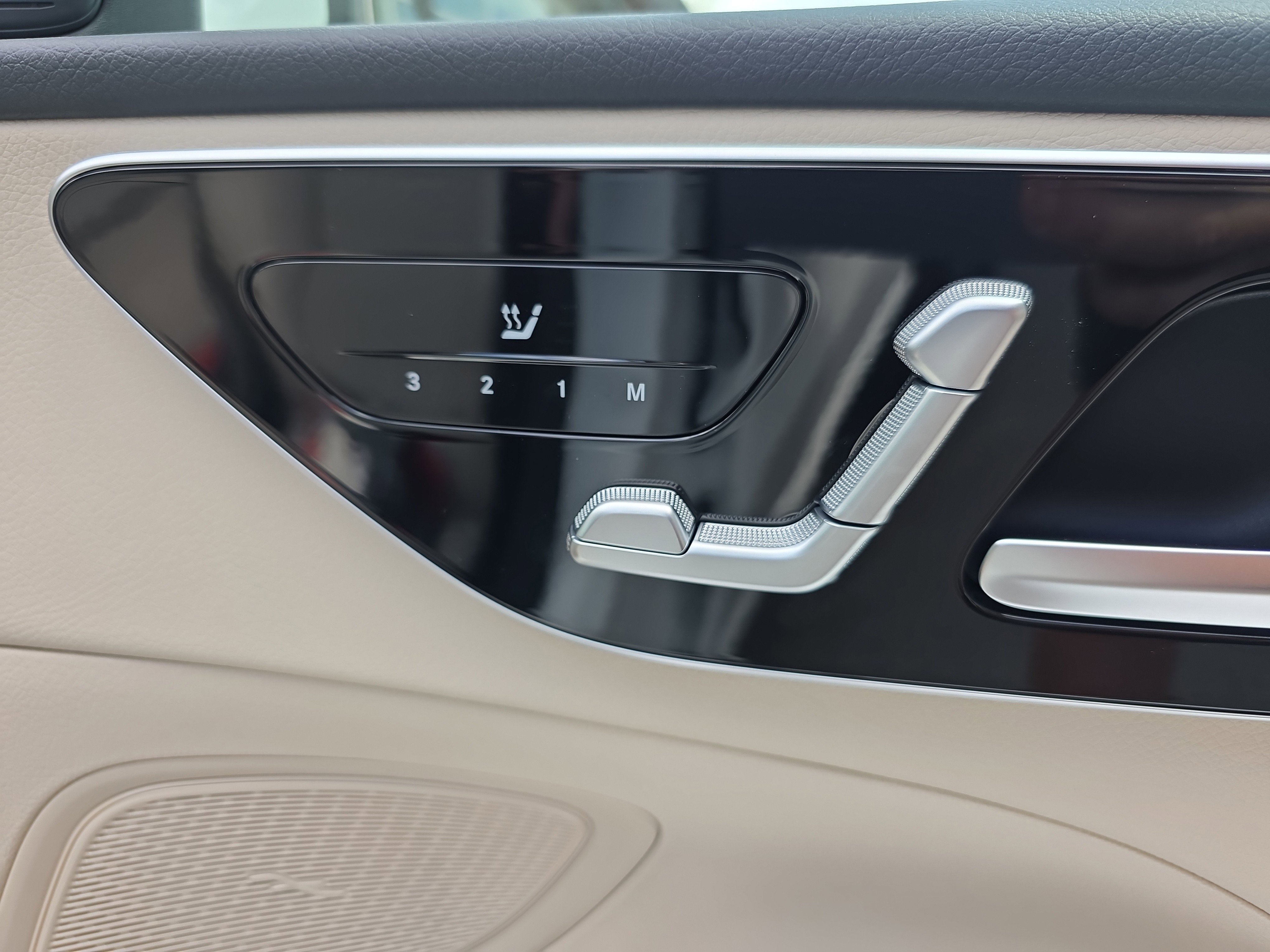 New 2026 Polar White Mercedes-Benz C 300 image 43