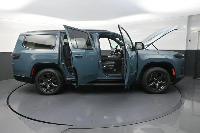 New 2026 Steel Blue Exterior Paint Jeep Limited Altitude image 36