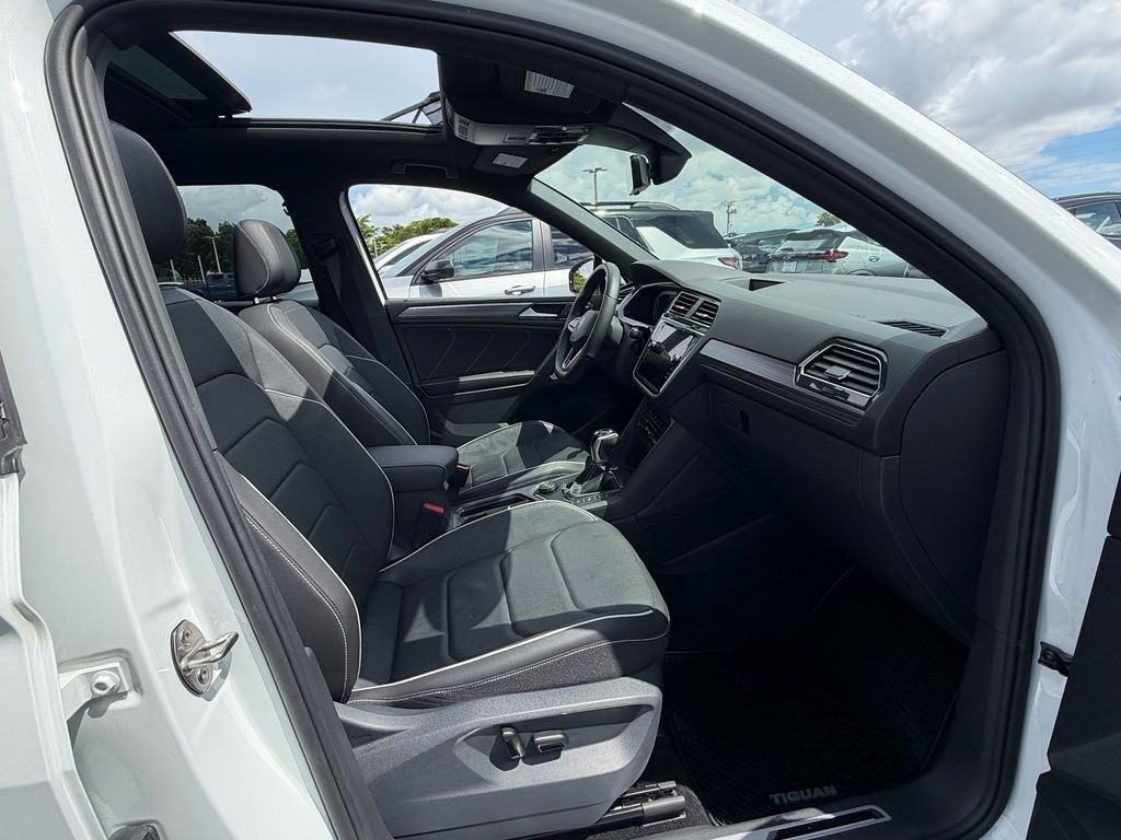 Used 2022 White Volkswagen 2.0T SEL R-Line image 18