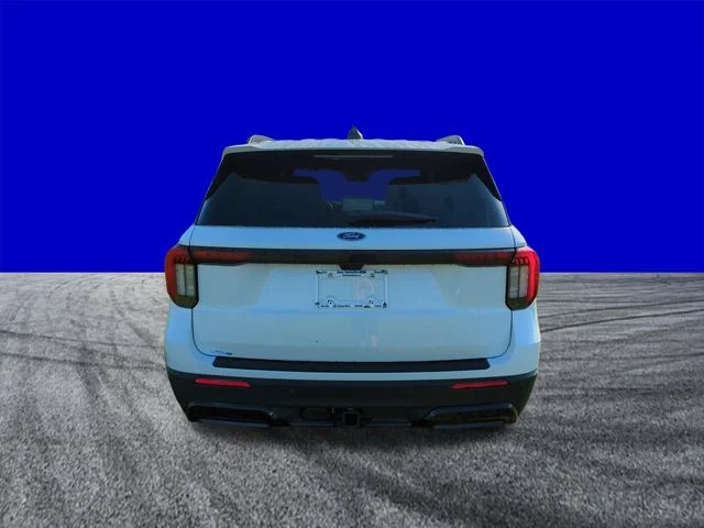 New 2026 Star White Metallic Tri-Coat Ford ST-Line image 5