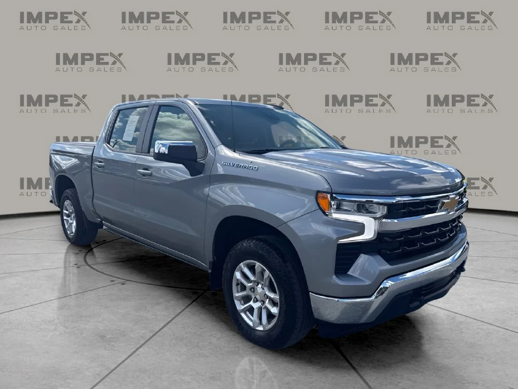 Used 2024 Gray Chevrolet LT image 7