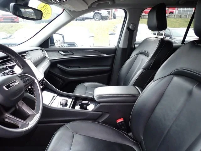 Used 2023 White Jeep Limited image 13