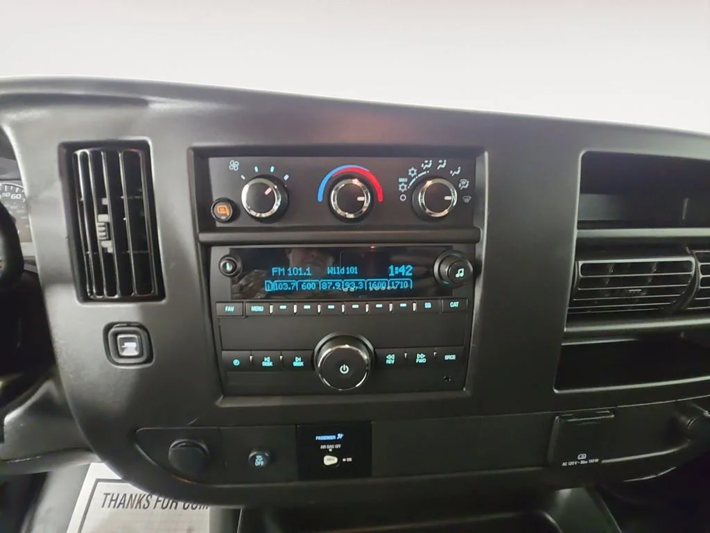 Used 2024 Summit White Chevrolet WT image 11