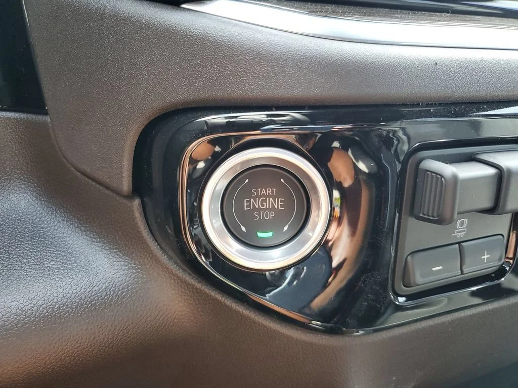 New 2026 Summit White Chevrolet LT image 23
