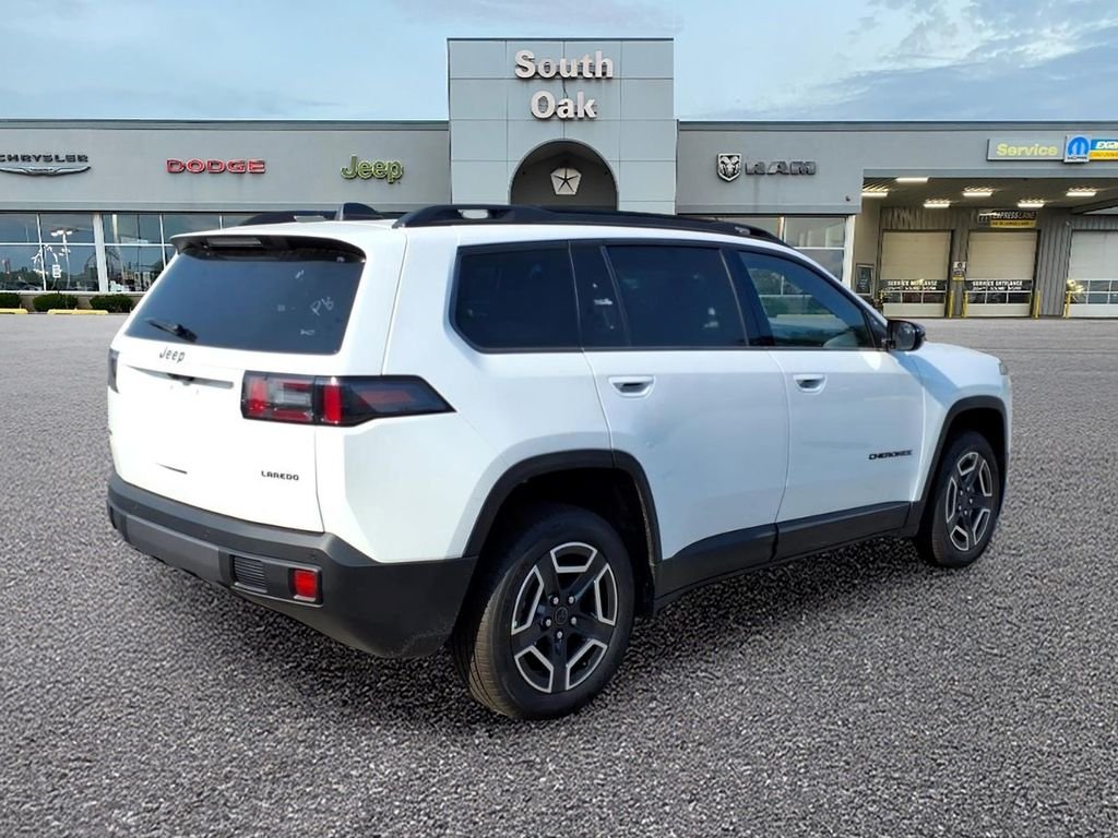 New 2026 Bright White Clear-Coat Exterior Paint Jeep Laredo image 4