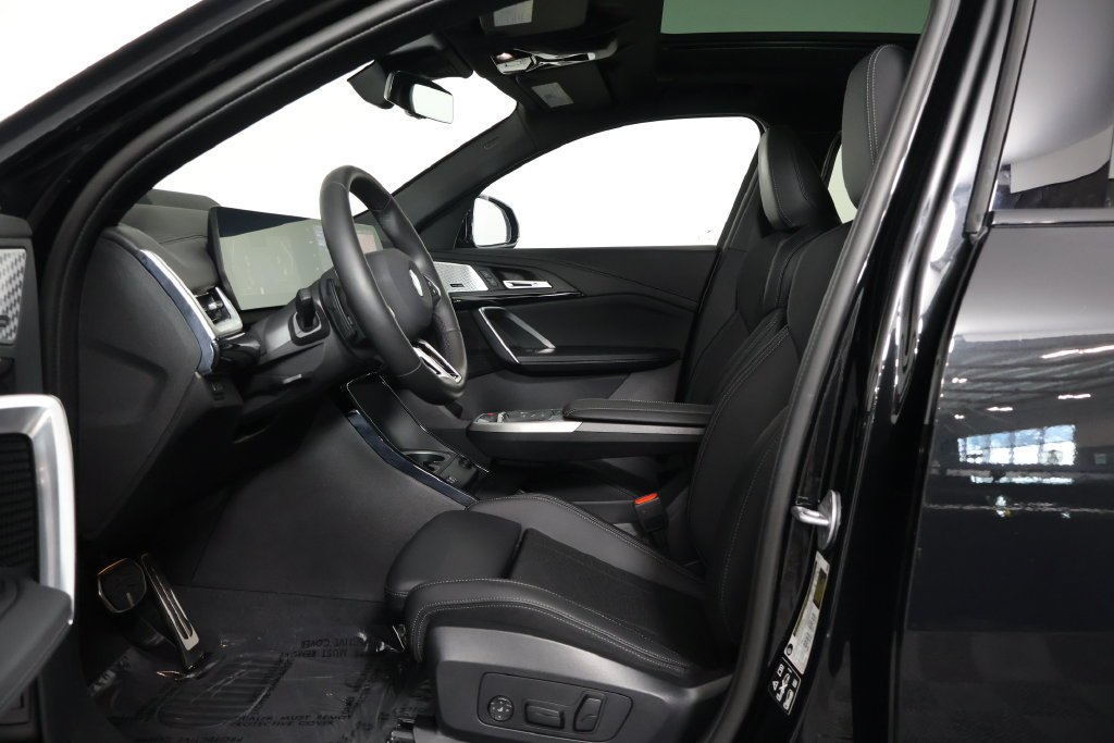Certified Used 2025 Black Sapphire Metallic BMW xDrive28i image 10