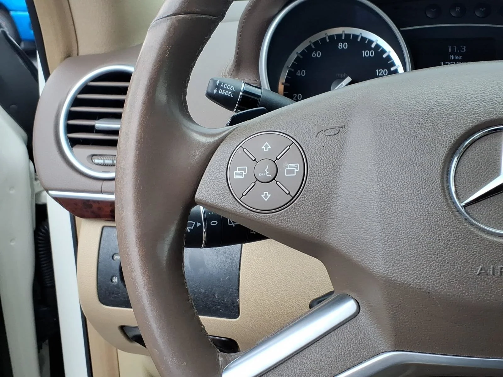 Used 2012 Arctic White Mercedes-Benz GL 450 image 15