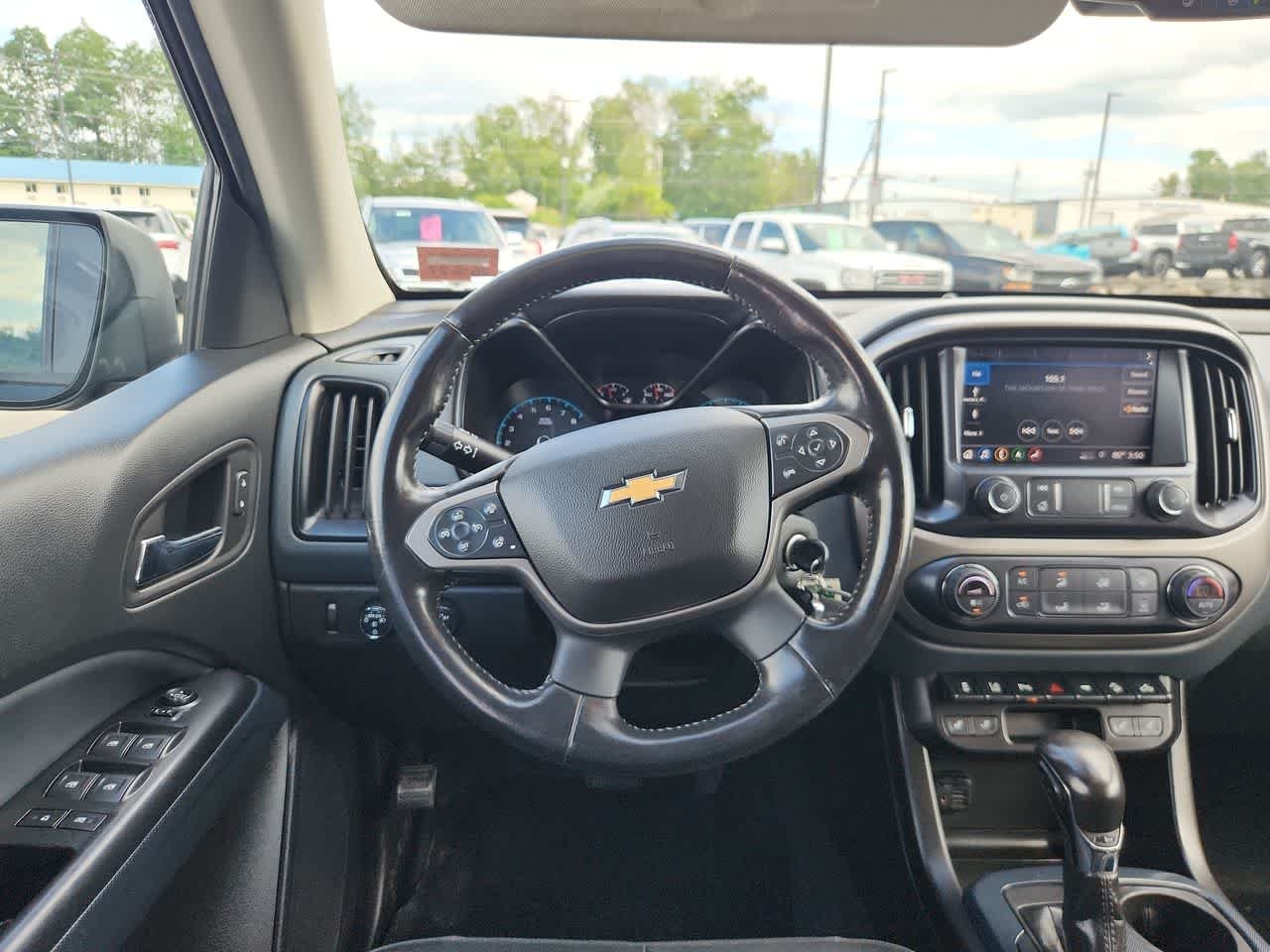 Used 2022 Black Chevrolet 4WD Z71 image 17