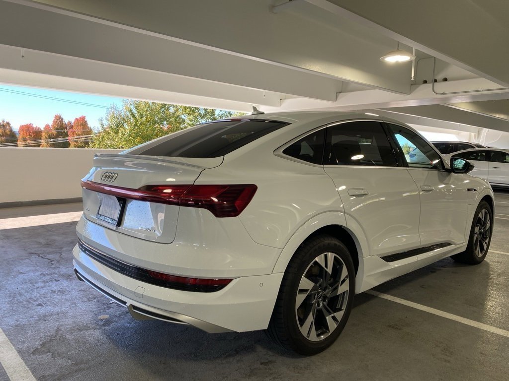 2022 Audi e-tron Sportback S line Prestige photo 4