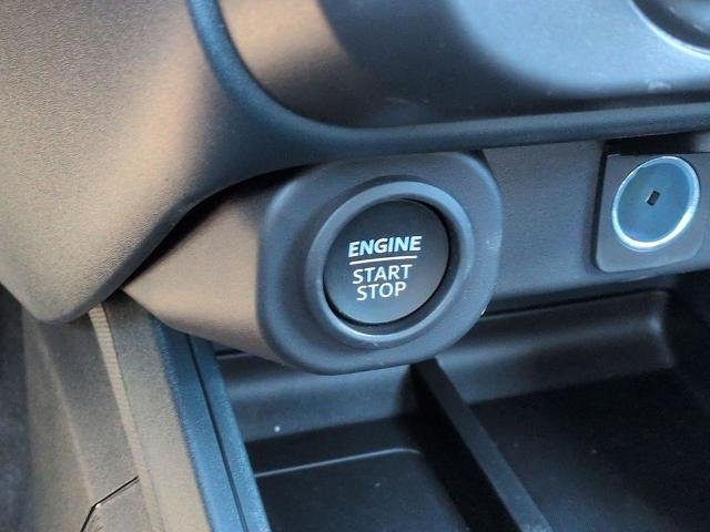 New 2026 Space White Metallic Ford XLT image 15