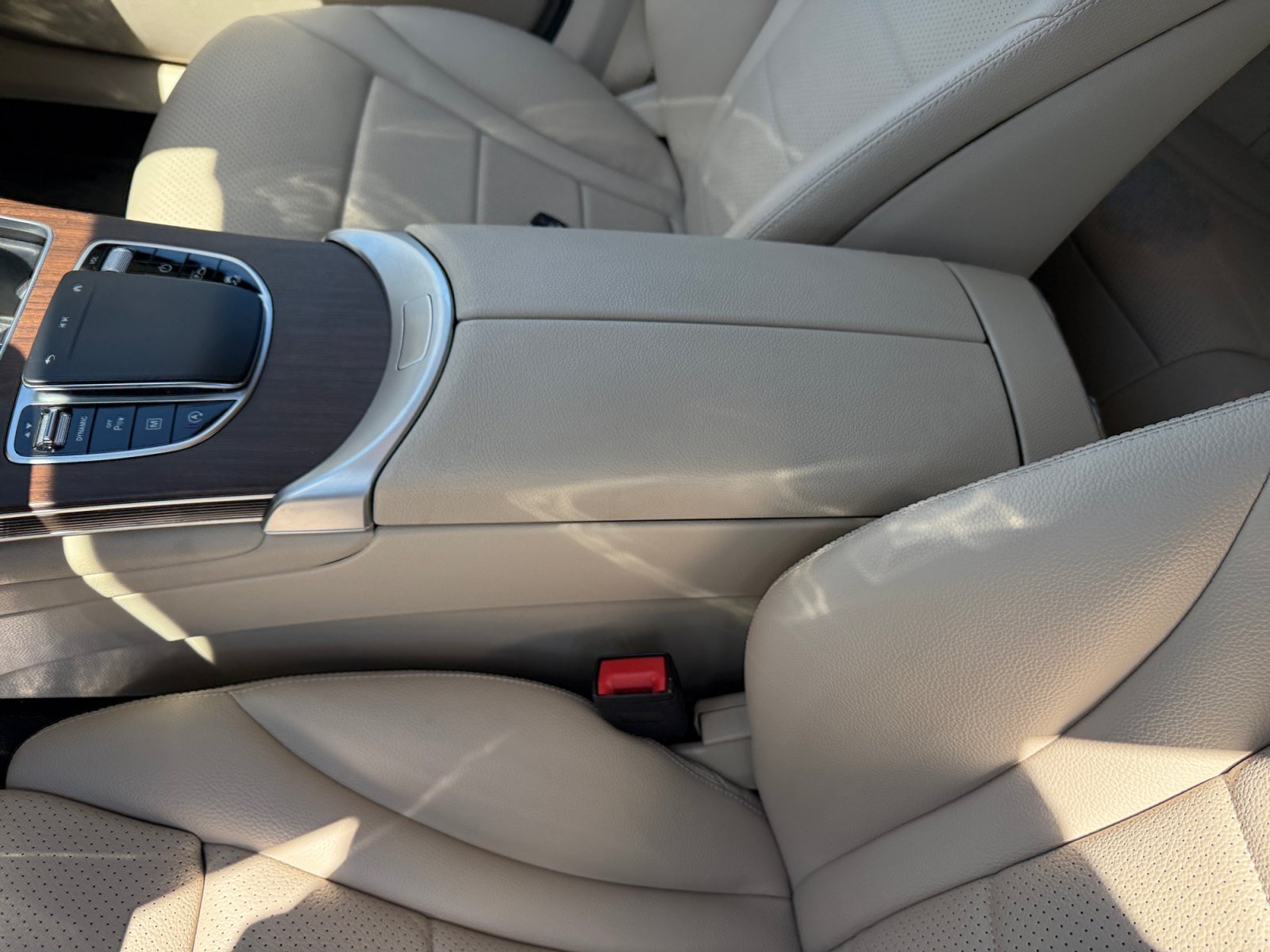 Used 2022 Mojave Silver Metallic Mercedes-Benz GLC 300 image 14